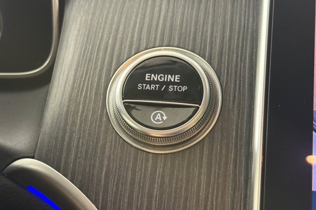 Used 2023 Mercedes-Benz GLC 300 4MATIC image 21