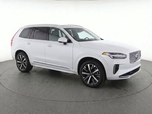 Certified 2026 Volvo XC90 B6 Core AWD/4WD image 2