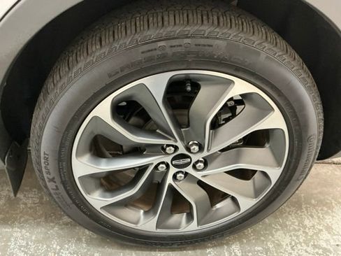 Used 2022 Lincoln Nautilus Reserve w/ Equipment Group 201A image 9