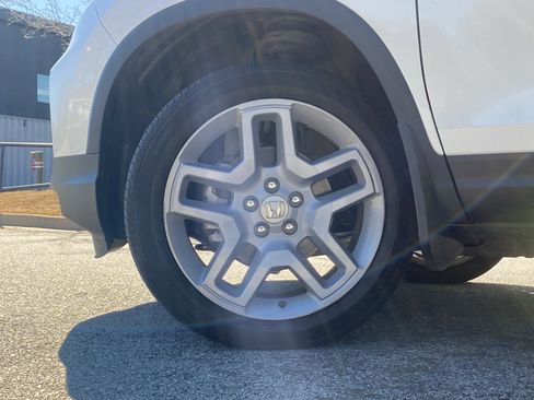 Used 2024 Honda Passport EX-L image 12