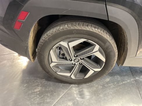 Used 2025 Hyundai Tucson Limited image 18