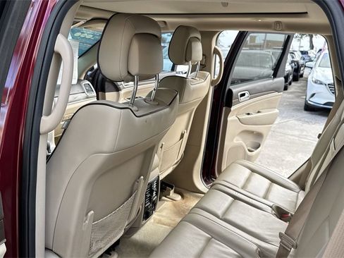Used 2017 Jeep Grand Cherokee Overland image 35