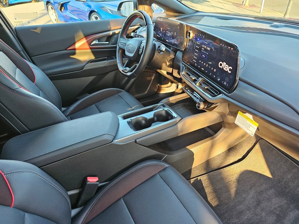 Used 2024 Chevrolet Equinox EV RS FWD image 12