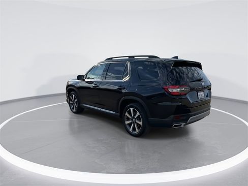 Used 2025 Honda Pilot Touring image 10
