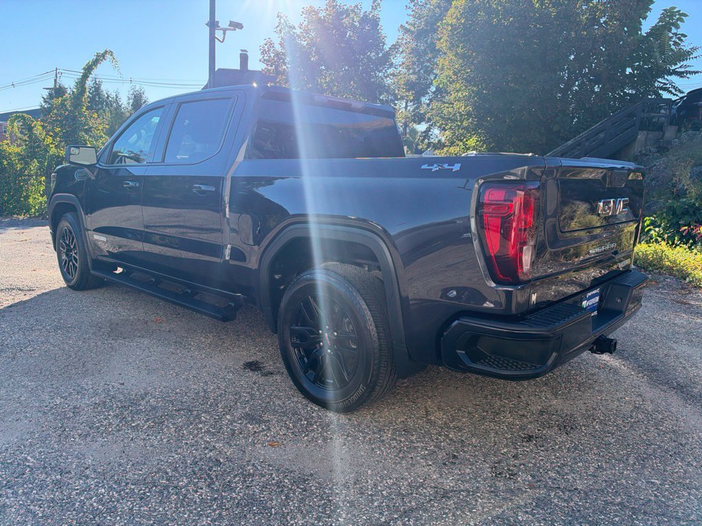 Used 2023 GMC Sierra 1500 Elevation AWD/4WD image 3