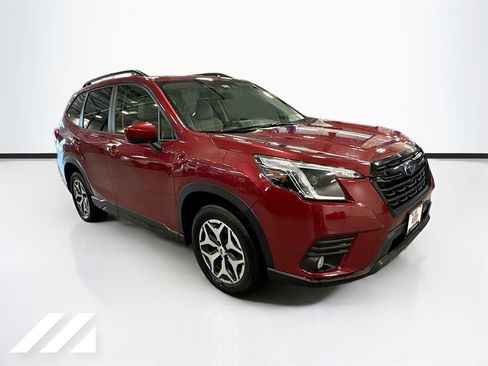 Used 2022 Subaru Forester Premium AWD/4WD image 3