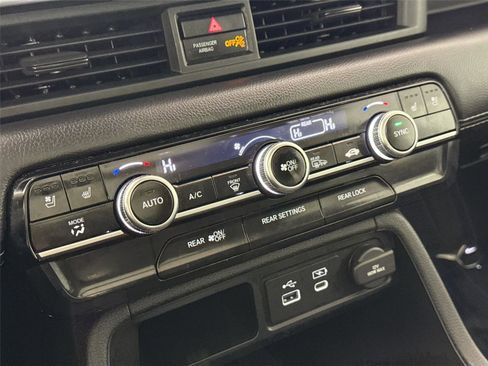 Used 2023 Honda Pilot Elite image 27