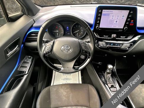 Used 2020 Toyota C-HR XLE FWD image 5