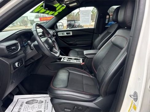 Used 2023 Ford Explorer ST-Line w/ Class IV Trailer Tow Package image 10