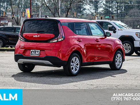 Used 2025 Kia Soul LX FWD image 6