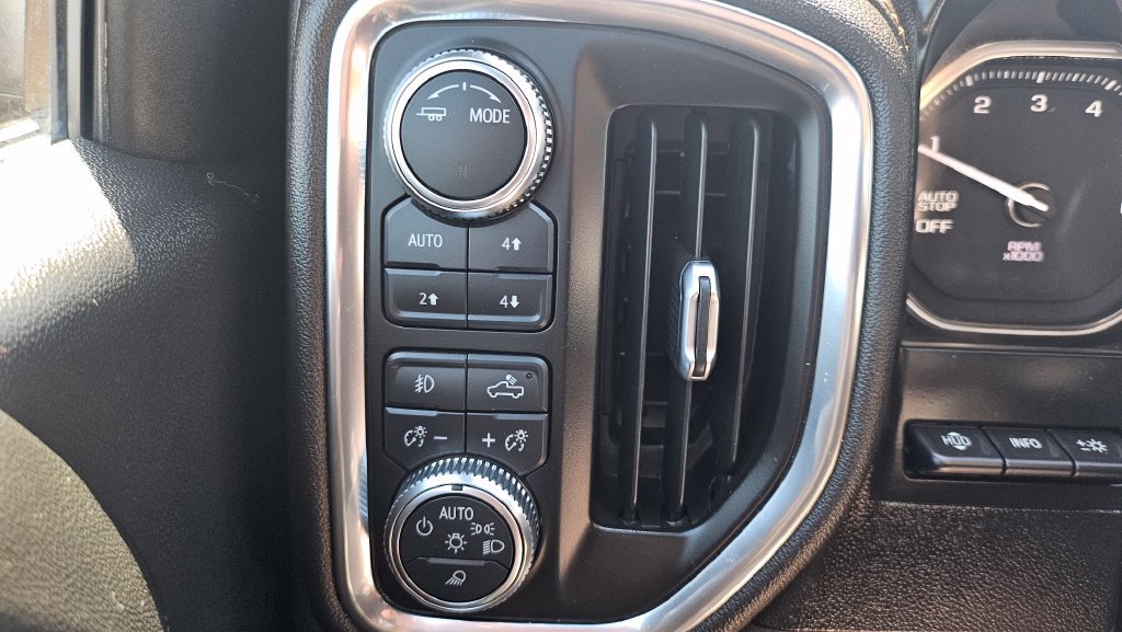 Used 2021 GMC Sierra 1500 AT4 w/ AT4 Premium Package AWD/4WD image 38