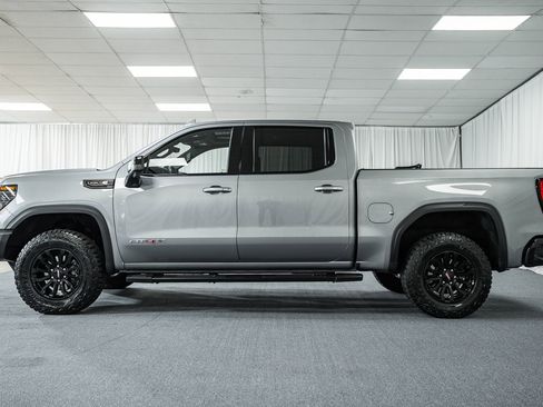 Used 2023 GMC Sierra 1500 AT4X image 5