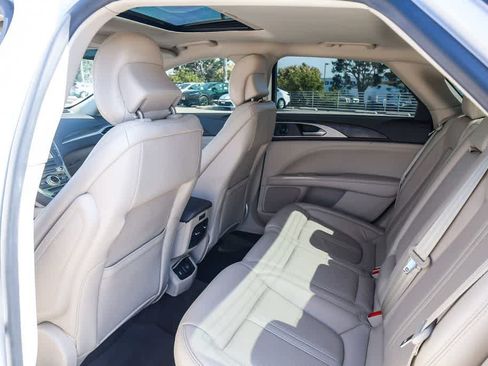 Used 2019 Lincoln MKZ Reserve FWD image 18