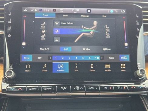 Used 2022 Jeep Grand Wagoneer Series III w/ Rear Seat Video Group 1 AWD/4WD image 18