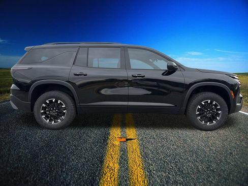 New 2026 Chevrolet Traverse Z71 w/ LPO, Floor Liner Package image 5