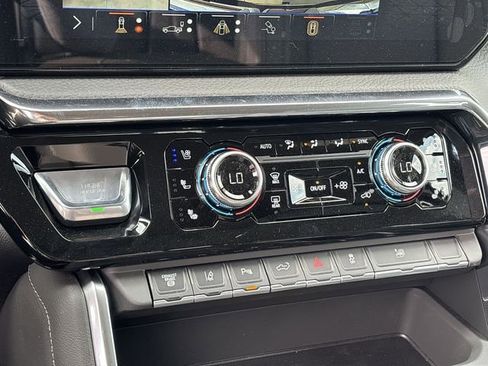 New 2026 GMC Sierra 3500 Denali w/ Technology Package AWD/4WD image 18