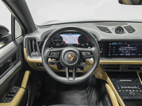Used 2024 Porsche Cayenne Coupe w/ Premium Package Plus AWD/4WD image 17