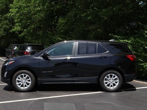 Certified 2021 Chevrolet Equinox LS w/ LS Convenience Package AWD/4WD image 4