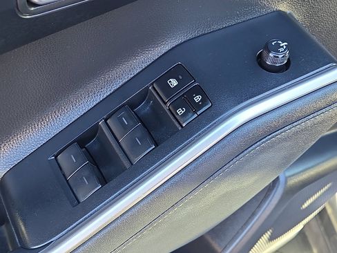 Used 2023 Toyota Highlander XSE image 15