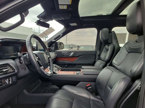 Certified 2024 Lincoln Navigator Reserve AWD/4WD image 18