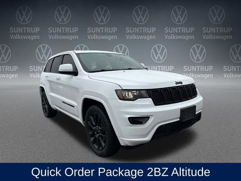 Used 2018 Jeep Grand Cherokee Altitude image 8