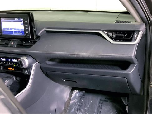 Used 2019 Toyota RAV4 LE w/ All Weather Liner Package AWD/4WD image 17