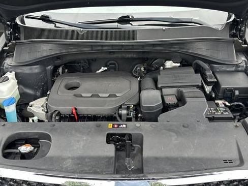 Used 2017 Kia Sorento FWD image 16