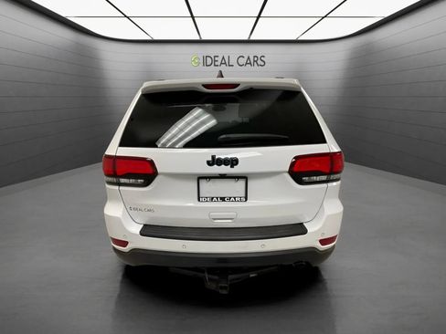 Used 2020 Jeep Grand Cherokee Laredo RWD image 6