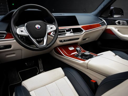 Used 2022 BMW ALPINA XB7 AWD/4WD image 2