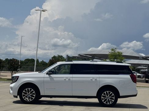 Used 2025 Ford Expedition Max Platinum AWD/4WD image 3