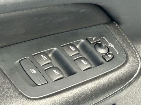 Used 2022 Volvo S60 B5 Inscription image 25