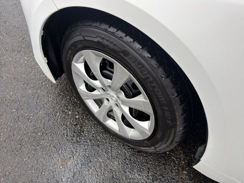 Used 2024 Toyota Corolla LE image 7