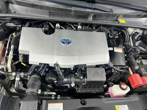 Used 2016 Toyota Prius Three Touring FWD image 31