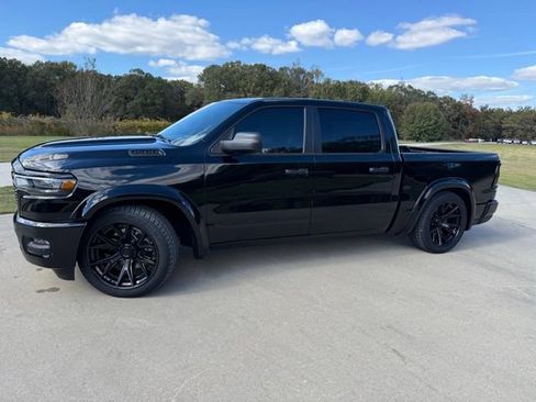 Used 2025 RAM 1500 Tradesman w/ Night Edition AWD/4WD image 7