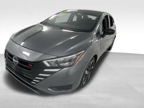 Used 2025 Nissan Versa SR image 7