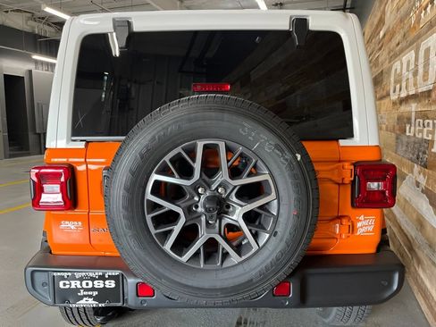 New 2026 Jeep Wrangler Unlimited Sahara w/ Whitecap Package AWD/4WD image 26