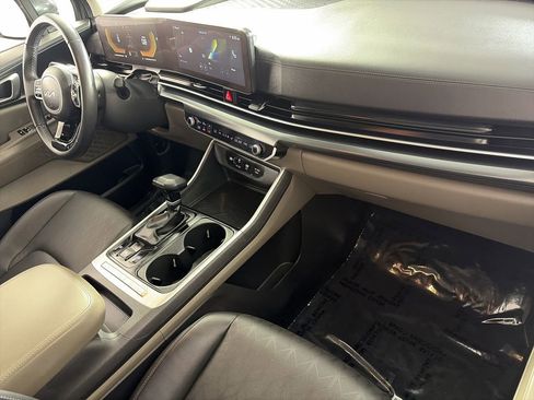 Used 2026 Kia Carnival FWD image 26