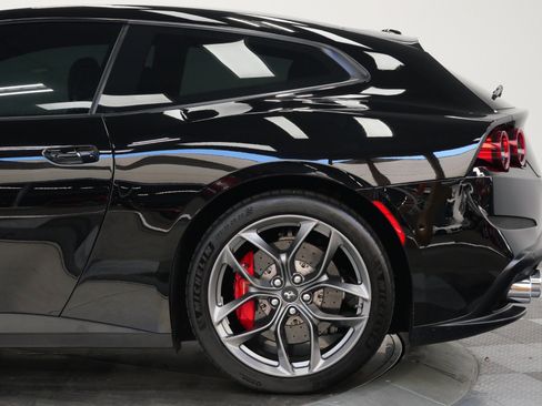 Used 2019 Ferrari GTC4Lusso T RWD image 41