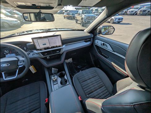 New 2026 Ford Explorer ST-Line w/ ST-Line Street Pack AWD/4WD image 16