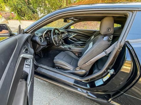 Used 2016 Chevrolet Camaro LT RWD image 5