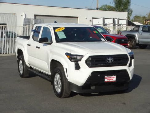 Used 2024 Toyota Tacoma SR image 2