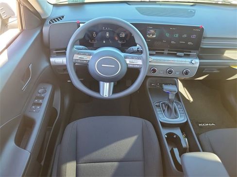 New 2026 Hyundai Kona SE image 7