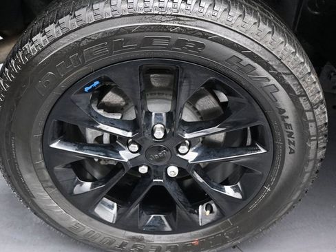 Used 2022 Jeep Wrangler Unlimited Sahara w/ Cold Weather Group image 34