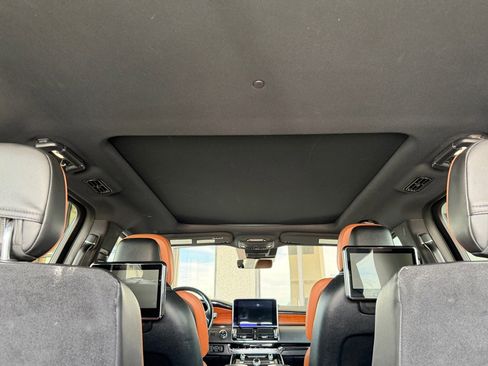 Used 2018 Lincoln Navigator Reserve w/ Technology Package AWD/4WD image 42