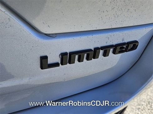 New 2025 Jeep Grand Cherokee Limited w/ Black Appearance Package image 11