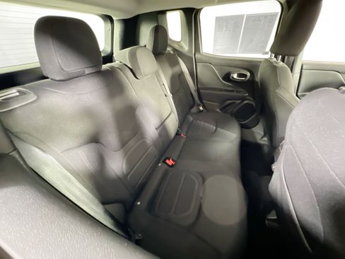 Used 2022 Jeep Renegade Latitude w/ Convenience Group image 26