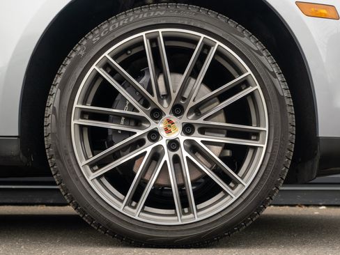 Certified 2026 Porsche Macan AWD/4WD image 15