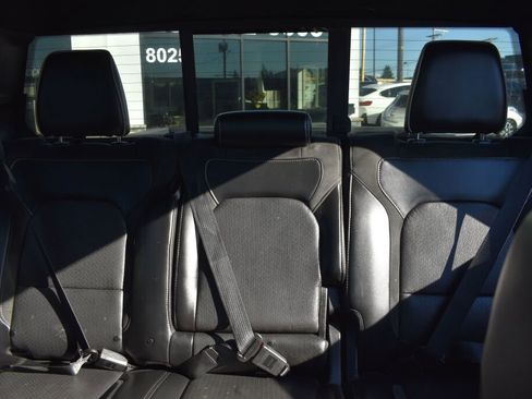 Used 2019 RAM 1500 Laramie image 30