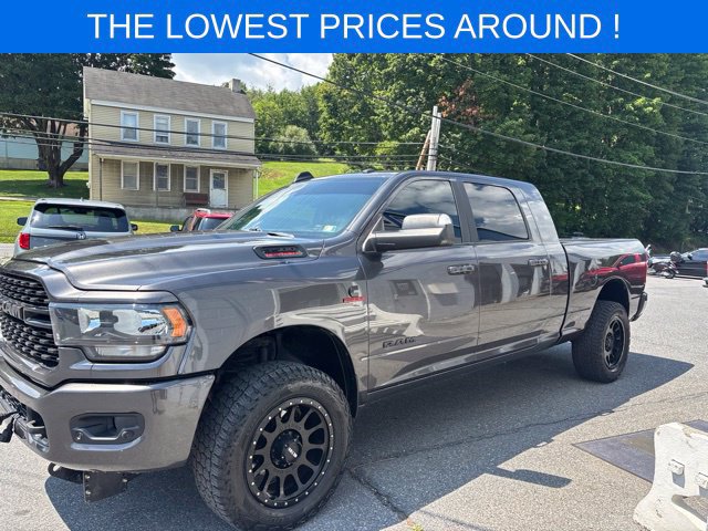 Used 2022 RAM 3500 Big Horn w/ Night Edition AWD/4WD image 2