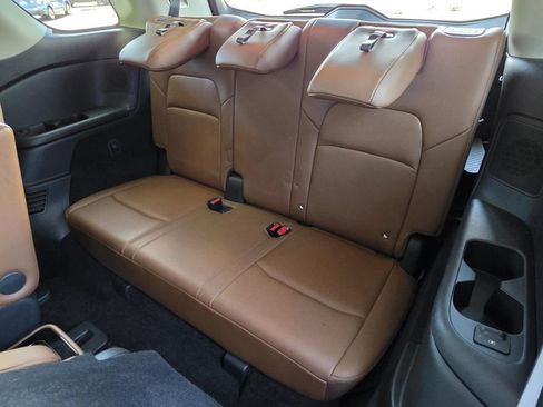 Used 2023 Nissan Pathfinder Platinum FWD image 17